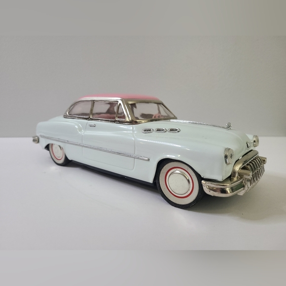 Standard sedan, 50's buick. - Picture 5 of 8